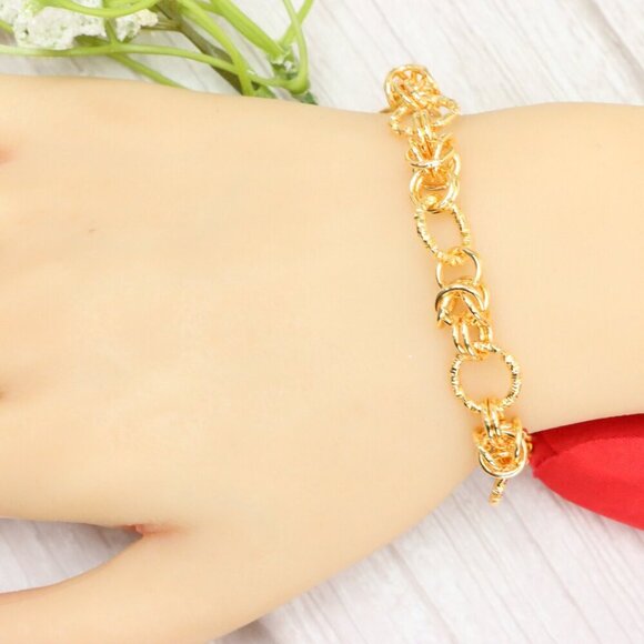 "Trendy Handmade Bracelet – A Thoughtful Gift for Girls & Women | UNVRC1629 - Picture 6 of 10